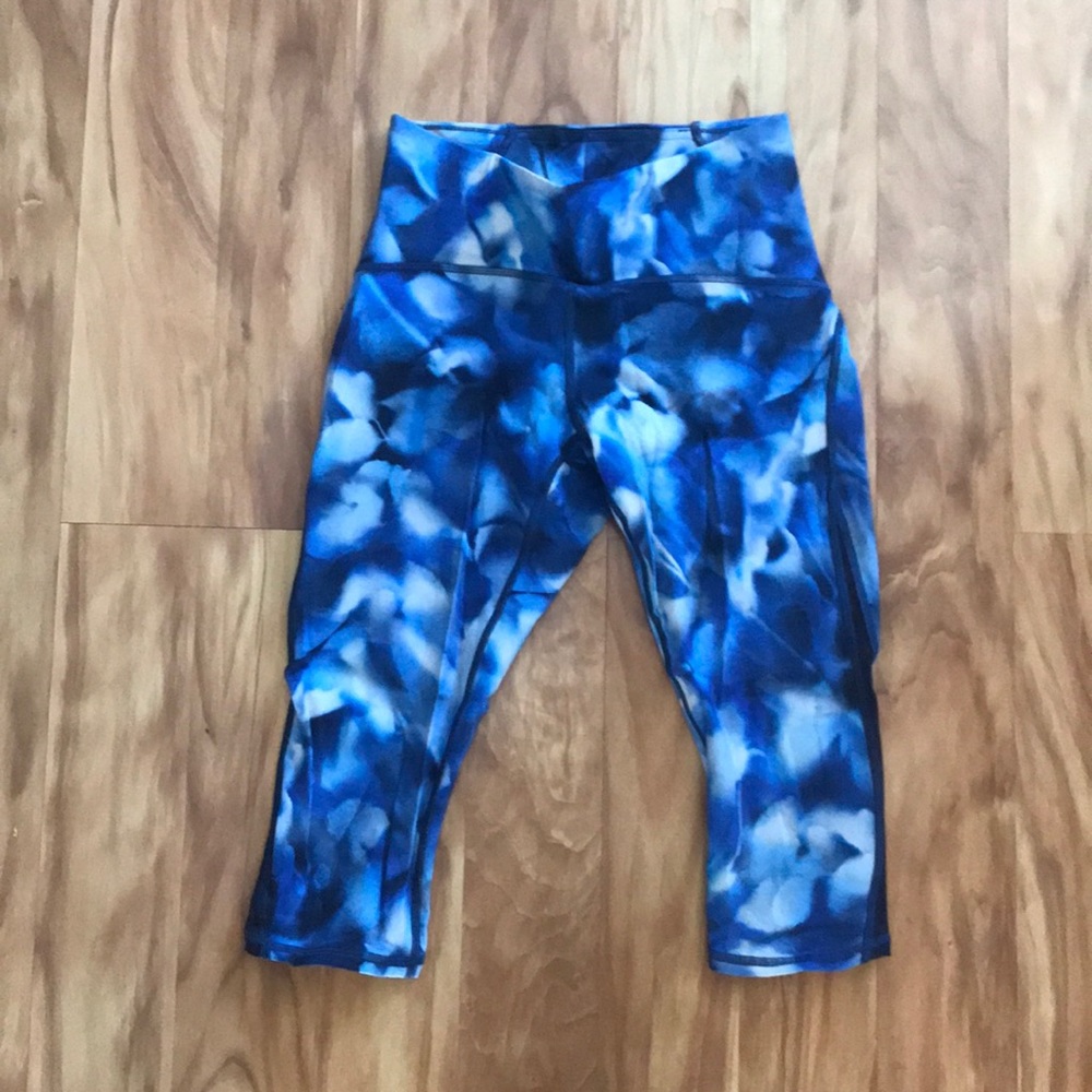 Lululemon blue cropped leggings mesh insert size 6